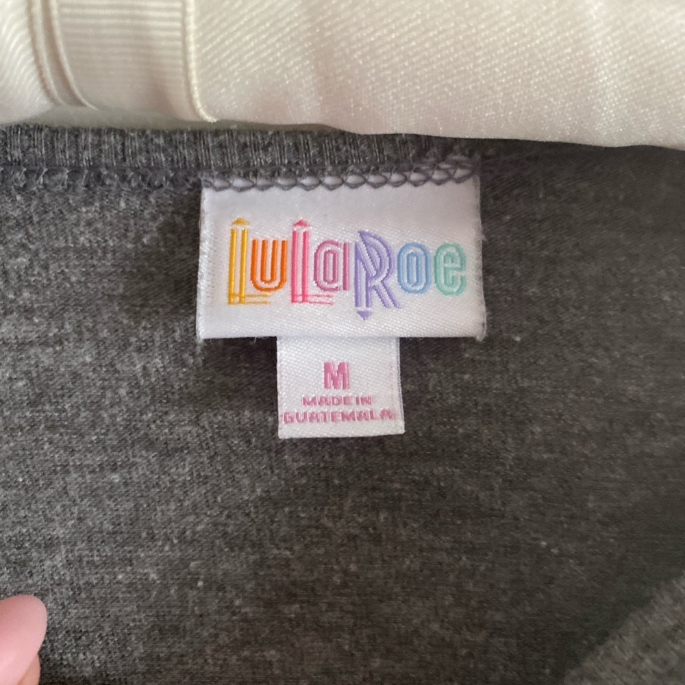 LulaRoe Medium Randy Top - Picture 3 of 5